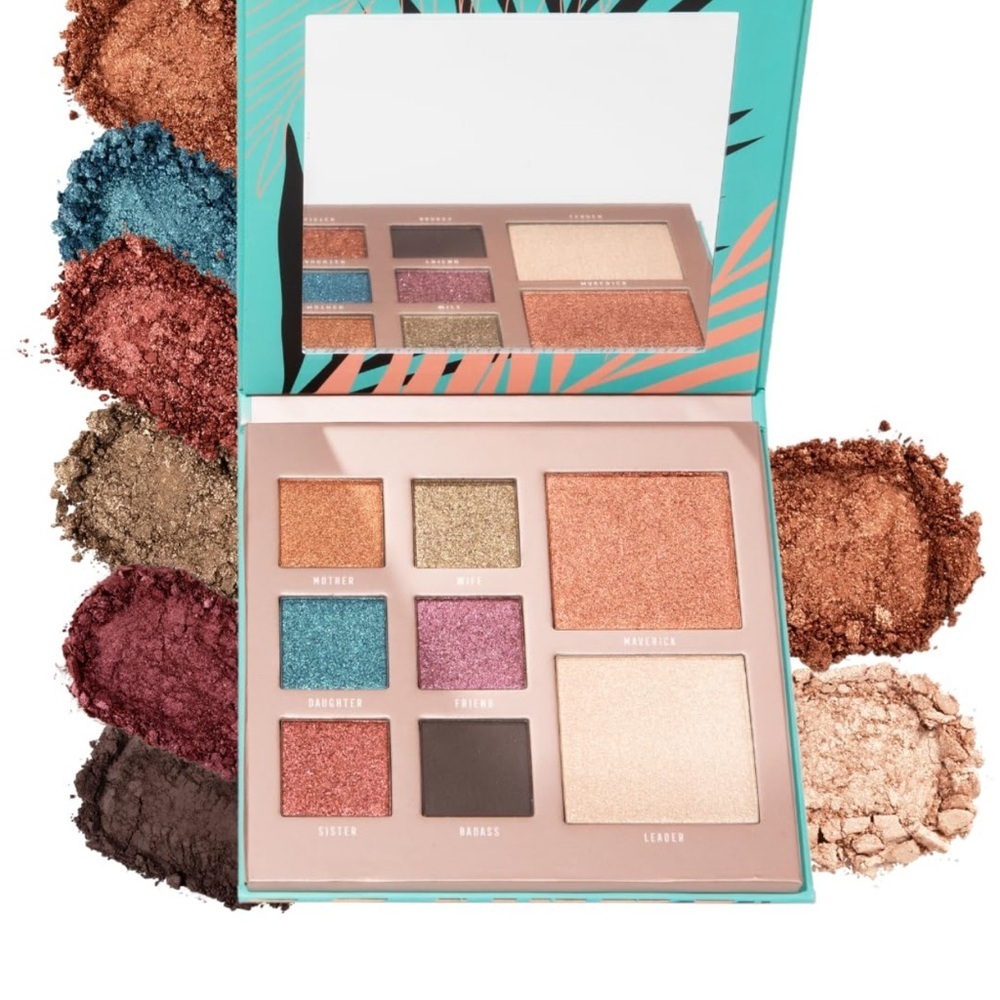 BOSSY COSMETICS Vibrant Eyeshadow Palette with Mirror brand new